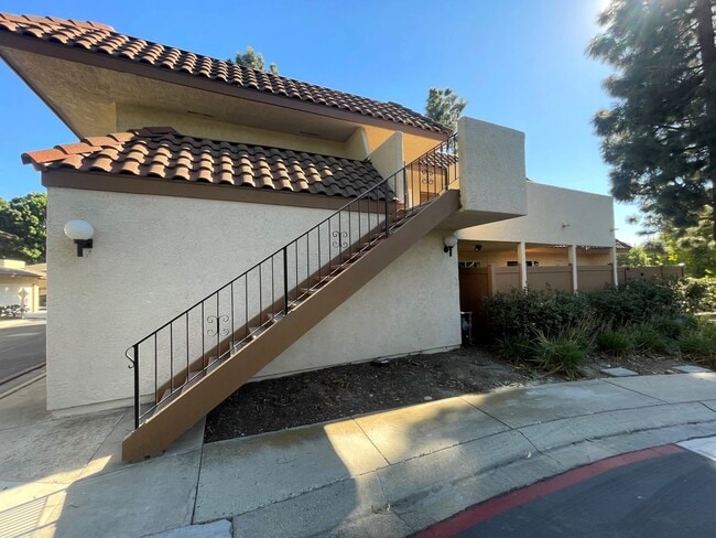 577 Thoreau Ln in Ventura, CA - Building Photo - Building Photo