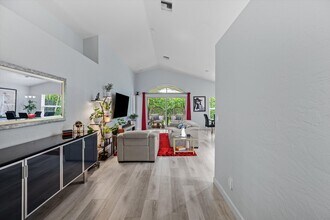1664 Oak Berry Cir in Wellington, FL - Building Photo - Building Photo