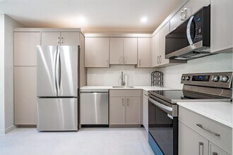 3175 NE 48th Ct in Lighthouse Point, FL - Building Photo - Building Photo