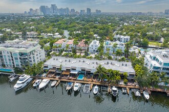 424 Hendricks Is in Fort Lauderdale, FL - Foto de edificio - Building Photo