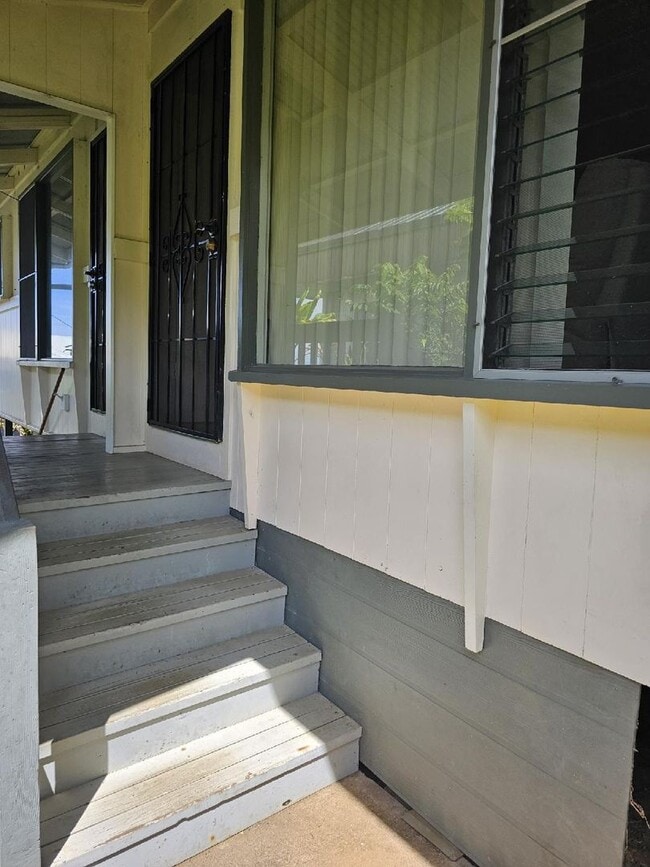 property at 19 Loulu Ln