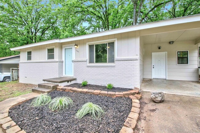 property at 7002 W Wakefield Dr