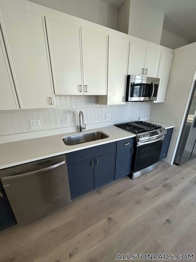 157 Everett St in Boston, MA - Foto de edificio - Building Photo