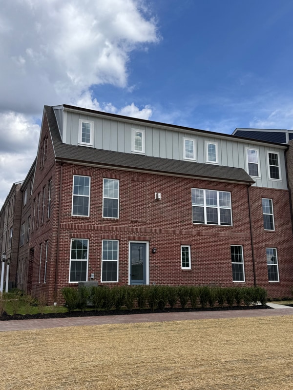 114 Main St