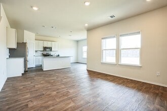 4011 Basil Mdw in Von Ormy, TX - Building Photo - Building Photo