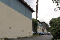 2162-2172 S Santa Fe Ave in Vista, CA - Foto de edificio - Building Photo