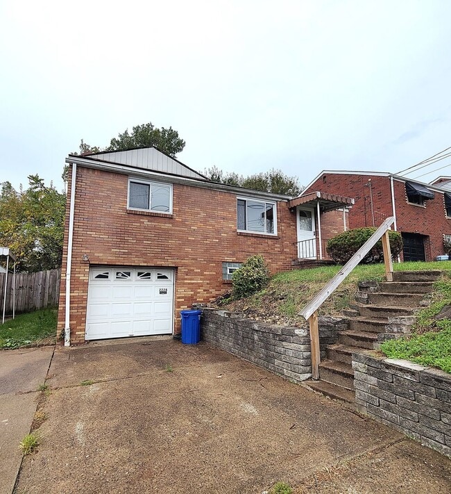property at 2228 Glenbury St
