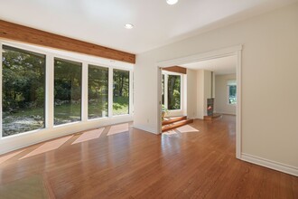 388 Taconic Rd in Greenwich, CT - Building Photo - Building Photo