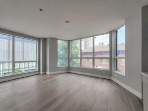 1211 N Clark St in Chicago, IL - Building Photo - Building Photo