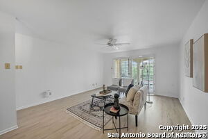 8702 Village Dr in San Antonio, TX - Building Photo - Building Photo