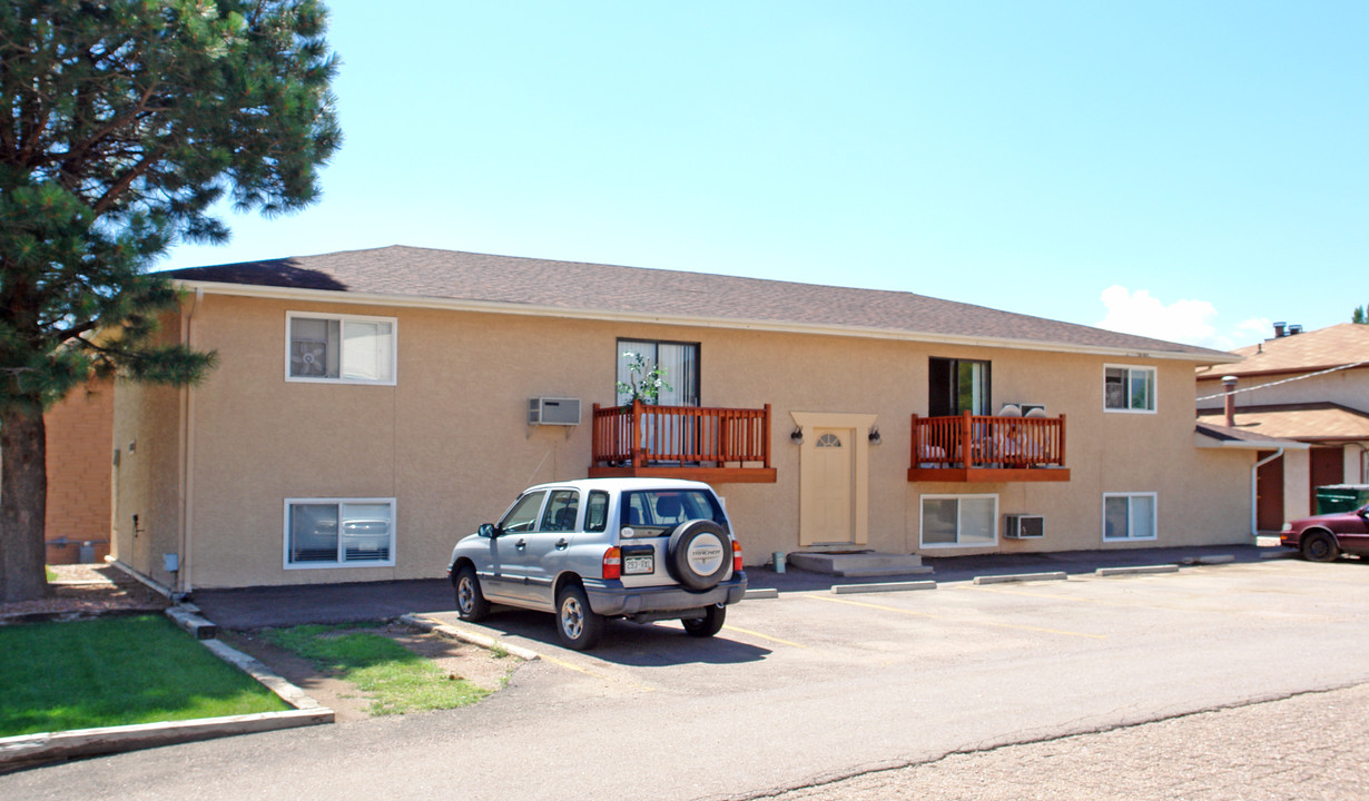 4338 N Chestnut St in Colorado Springs, CO - Building Photo