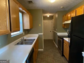 6153 Lauren Ln in Rex, GA - Building Photo - Building Photo