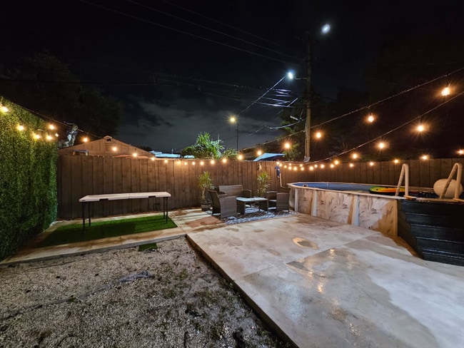 2282 NW 152nd St in Opa Locka, FL - Building Photo - Building Photo