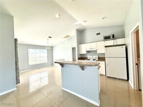 2911 40th St SW in Lehigh Acres, FL - Building Photo - Building Photo