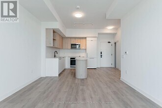 1185 Dupont St in Toronto, ON - Building Photo - Building Photo