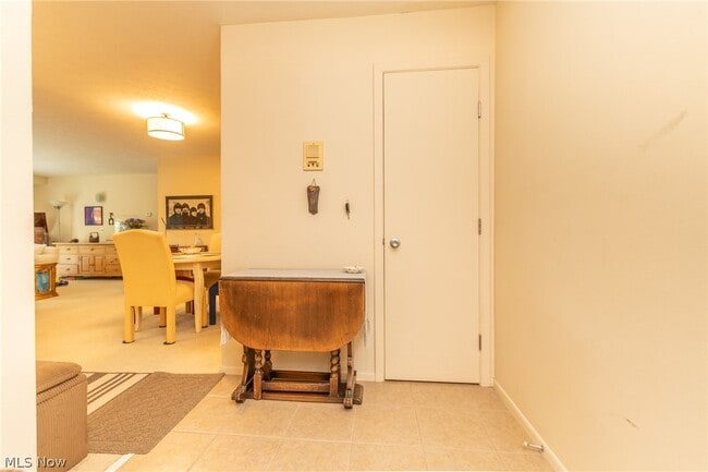 2112 Acacia Park Dr in Lyndhurst, OH - Building Photo - Building Photo