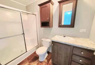 9970 Harbor Beach Ct in Fair Haven, MI - Foto de edificio - Building Photo