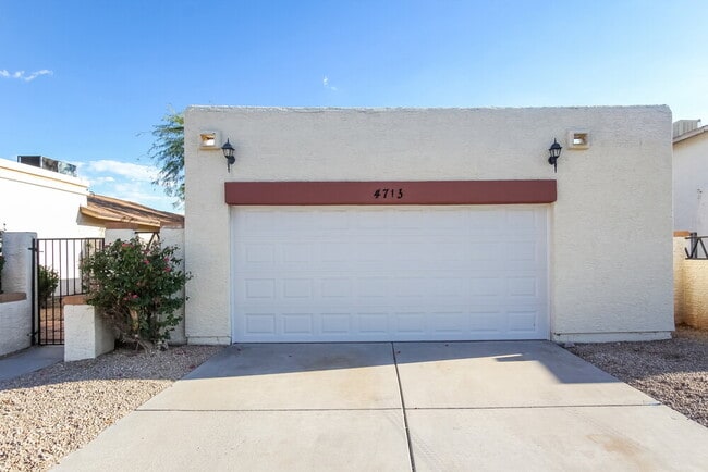property at 4713 W Menadota Dr