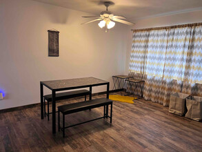 2637 E 24th St in Farmington, NM - Foto de edificio - Building Photo