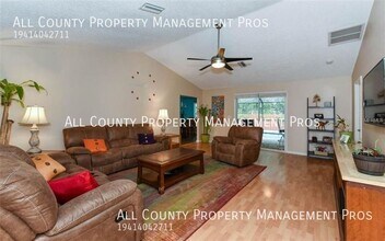 5518 Shady Brook Trail in Sarasota, FL - Building Photo - Building Photo