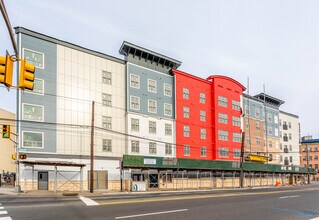 678-690 Grand St in Jersey City, NJ - Building Photo - Building Photo