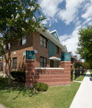 Cuney Homes in Houston, TX - Building Photo - Building Photo