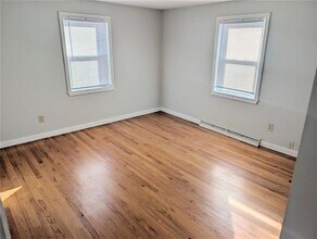 57 Kneeland St in Cranston, RI - Building Photo - Building Photo