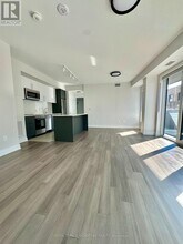 2525 Bathurst St in Toronto, ON - Building Photo - Building Photo