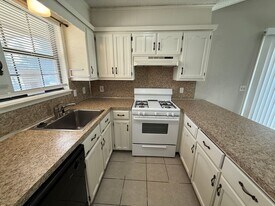 5728 S Vancouver Ave in Tulsa, OK - Building Photo