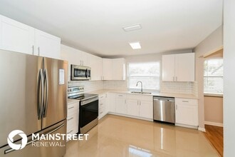 7070 Perke Dr in Jacksonville, FL - Building Photo - Building Photo