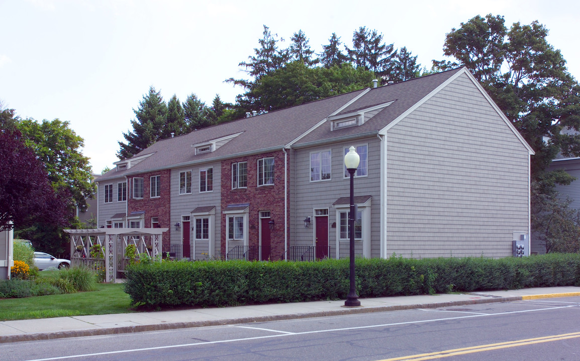 41 N Main St in Mansfield, MA - Building Photo