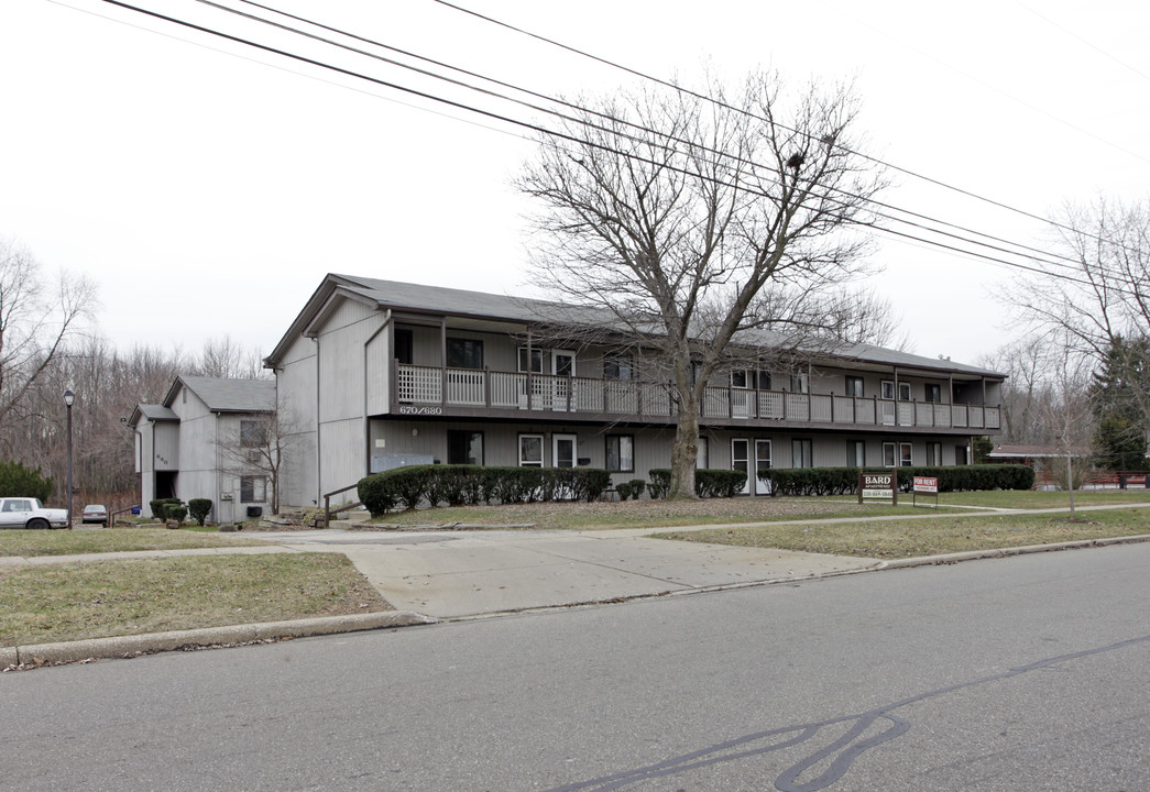 Bard Apartment in Akron, OH - Building Photo