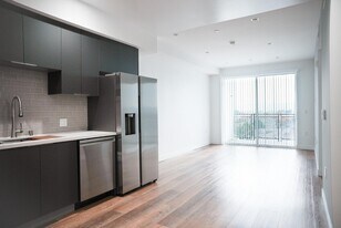 8940 Reseda Blvd in Los Angeles, CA - Building Photo