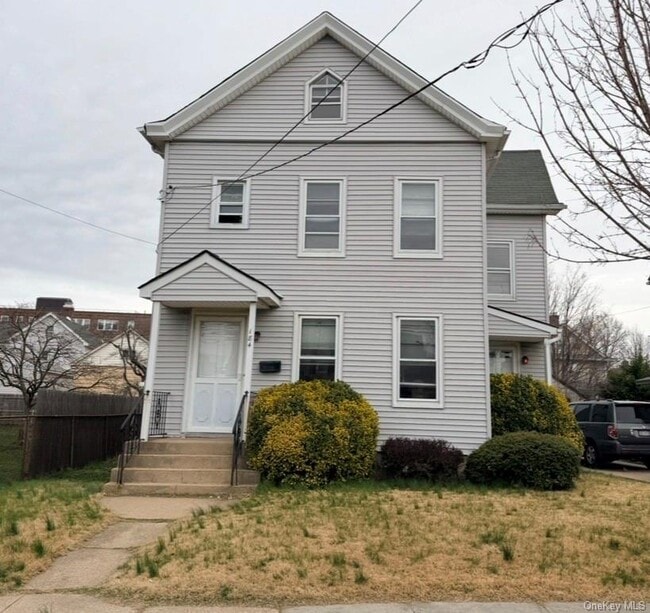184 Cleveland Ave in Mineola, NY - Building Photo - Building Photo