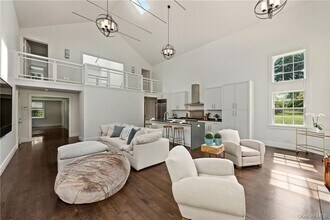 40 Old Post Rd in Mt Kisco, NY - Building Photo - Building Photo