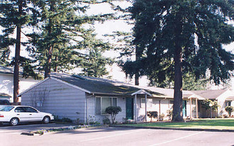 17400 E Burnside St in Portland, OR - Building Photo