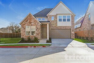 1109 Aylesbury Rd in Saginaw, TX - Building Photo