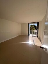 150 SE 25th Rd, Unit 4L in Miami, FL - Building Photo - Building Photo