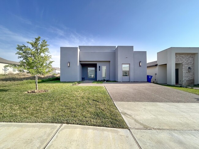 property at 1605 Tulum Dr