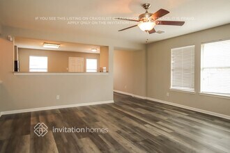 4907 Bentonite Blvd in Baytown, TX - Foto de edificio - Building Photo