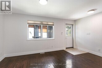 156 Mavety St in Toronto, ON - Building Photo - Building Photo