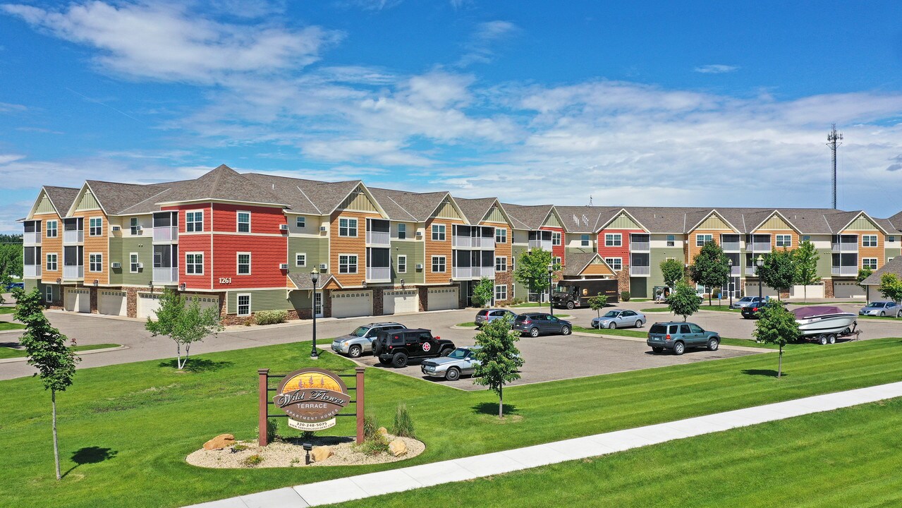 Wildflower Terrace in Sauk Rapids, MN - Foto de edificio