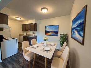 Pine Lake Apartments in Waterford, MI - Building Photo - Building Photo