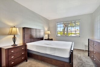 1801 NE 62nd St, Unit 205 in Fort Lauderdale, FL - Building Photo - Building Photo