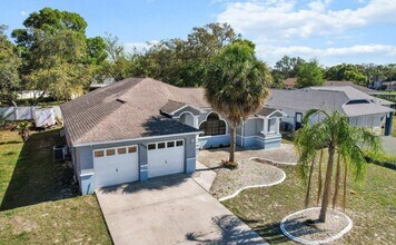 4405 Plumosa St in Spring Hill, FL - Building Photo - Building Photo