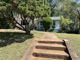 5320 Central Ave in Chattanooga, TN - Building Photo