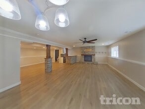 1823 Evergreen Ln in Shakopee, MN - Building Photo - Building Photo