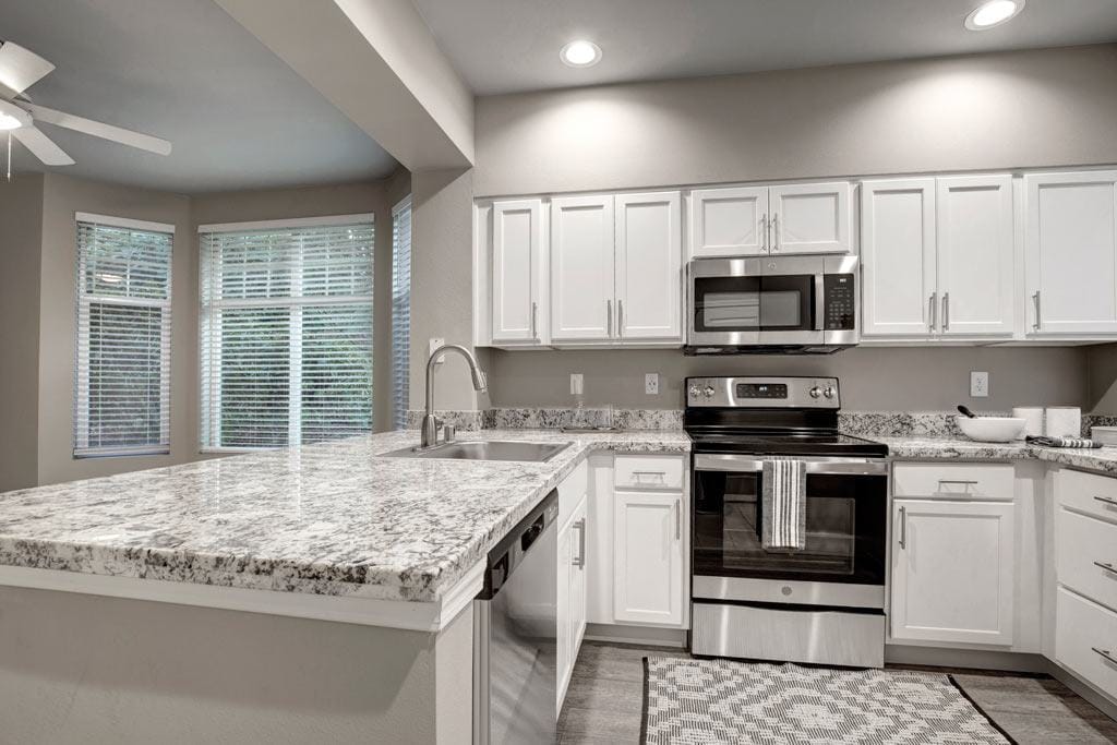Aspen Creek in Kirkland, WA - Building Photo