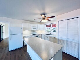 78-230 Kahaluu Rd in Kailua Kona, HI - Building Photo