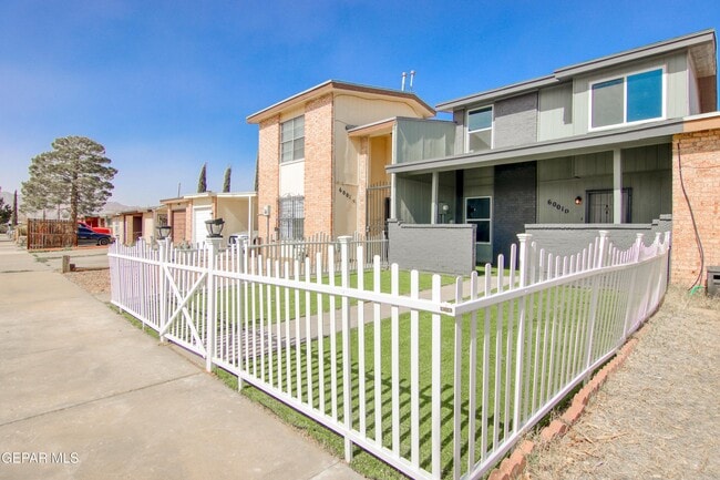6001 Morning Glory Cir in El Paso, TX - Building Photo - Building Photo
